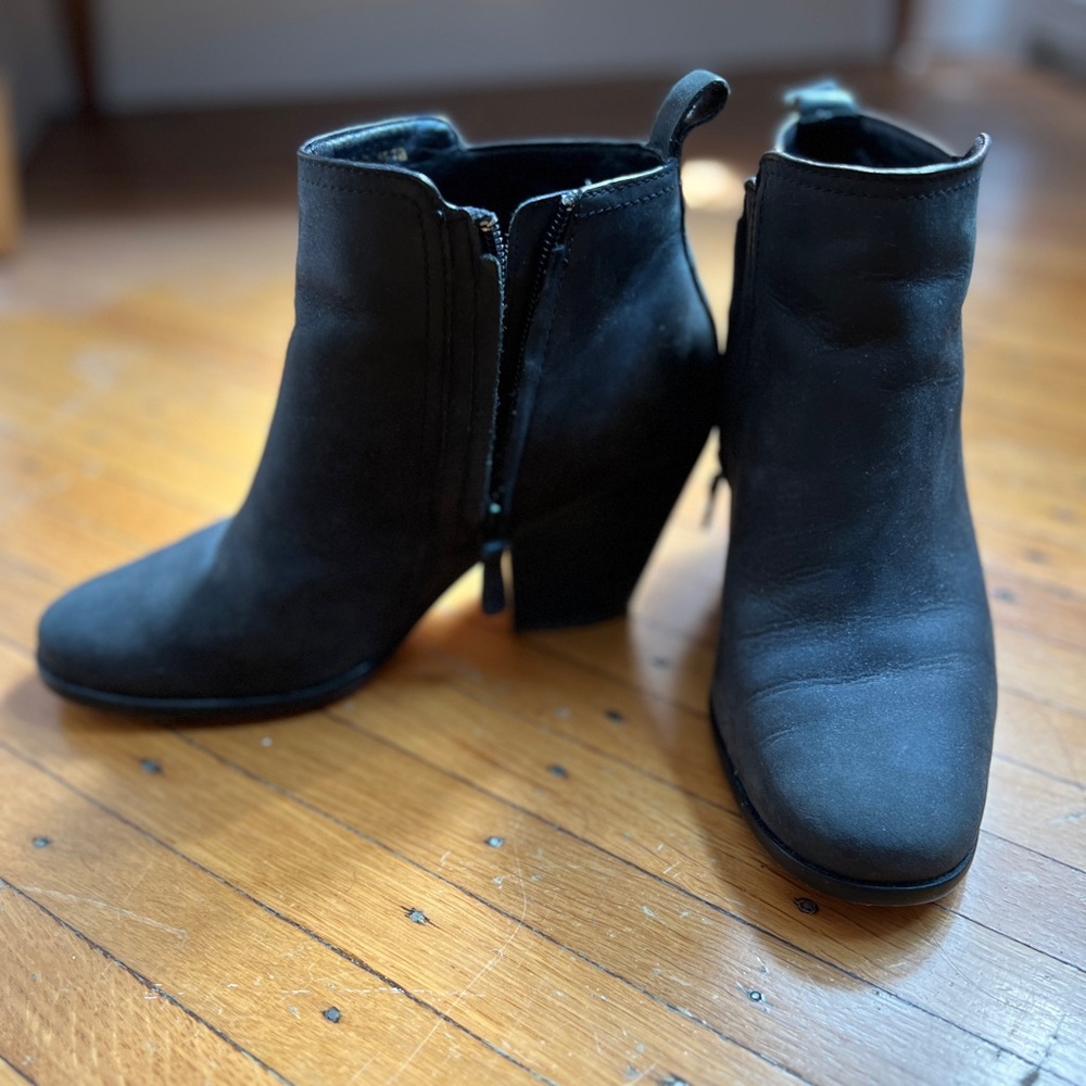 Cole Haan ankle boots sz 7